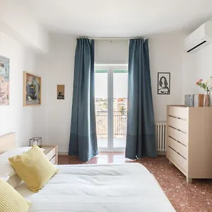 Apartamento Amoretti Apartment, 6 Persone, 3 Camere, 2 Bagni, Balcone, Wi-fi, Metro B Monti Tiburtini, Roma